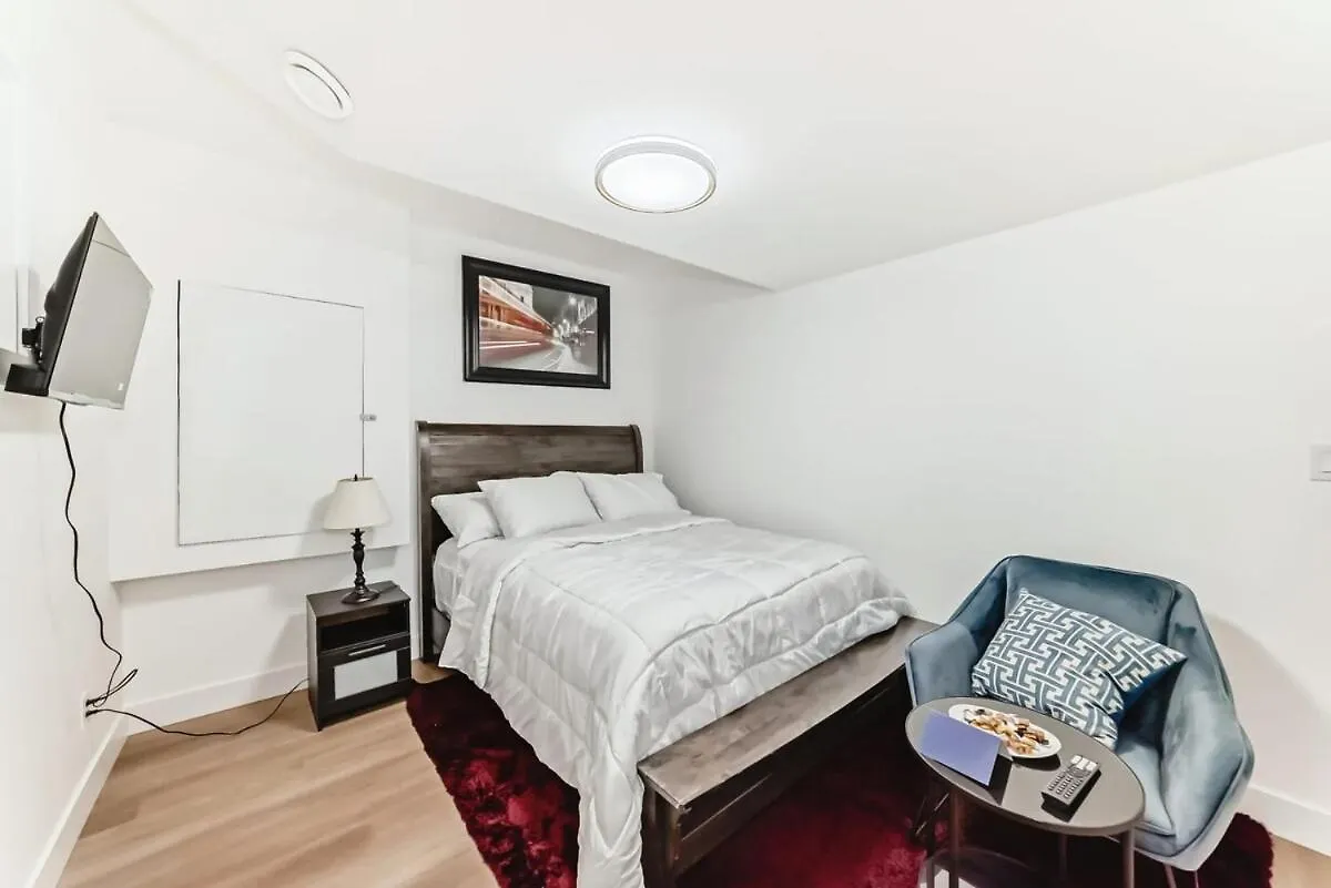 Ola'S Place Edmonton Apartment