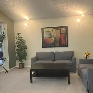 Guest house Miller, Edmonton